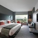 Hotel Melia Paris La Defense 4*