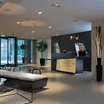 Hotel Melia Paris La Defense 4*
