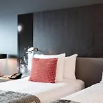 ميليا باريس لا ديفينس 4*