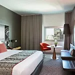 ميليا باريس لا ديفينس 4* كوربوفوا
