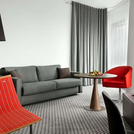 Melia Paris La Defense 4*