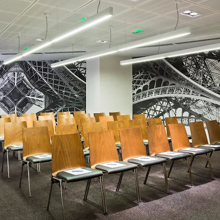 Melia Paris La Defense 4*