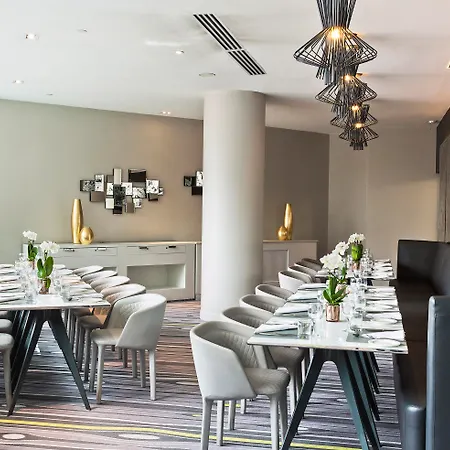 Melia Paris La Defense 4*