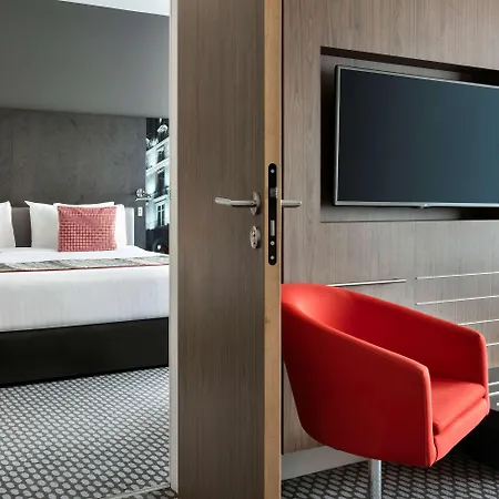 Melia Paris La Defense 4*