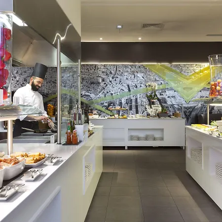 Melia Paris La Defense 4*