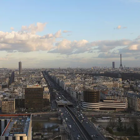 Отель Melia Paris La Defense 4*