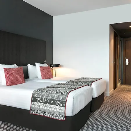 Melia Paris La Defense 4*