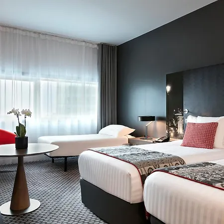 Отель Melia Paris La Defense 4*