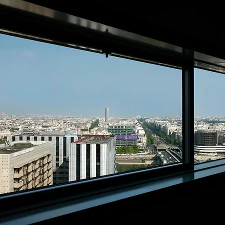 Melia Paris La Defense 4*