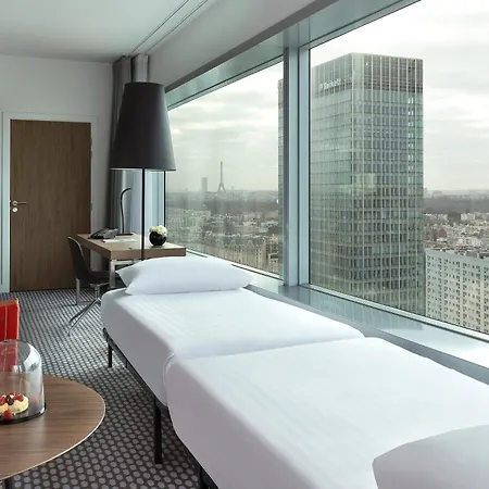 Отель Melia Paris La Defense