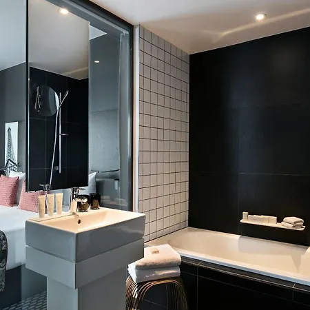 Отель Melia Paris La Defense