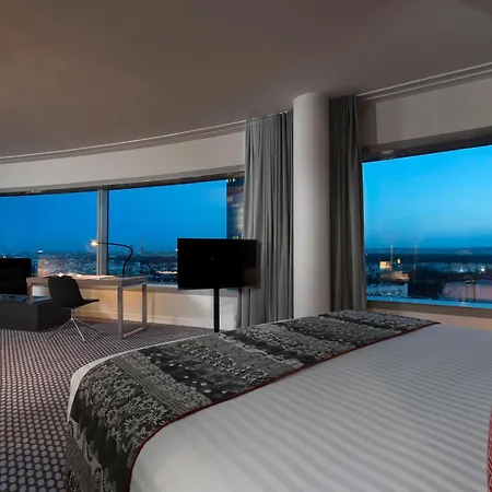 Melia Paris La Defense Отель