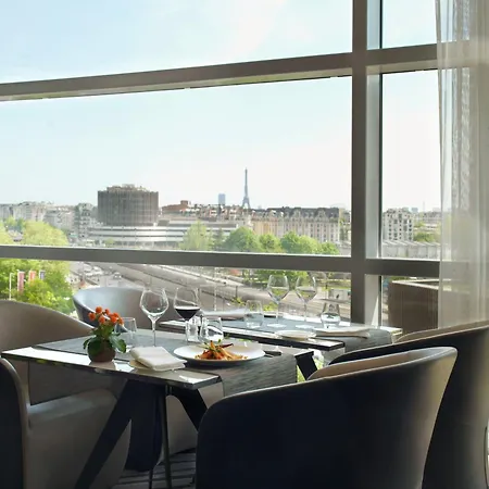 Melia Paris La Defense 4* Курбевуа