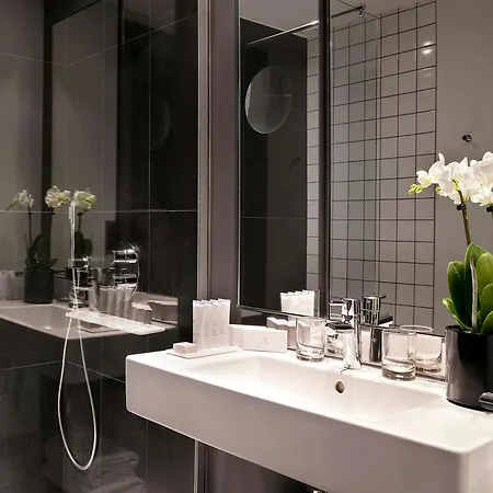 Melia Paris La Defense 4*