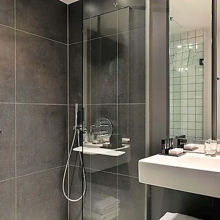 Hotel Melia Paris La Defense 4*