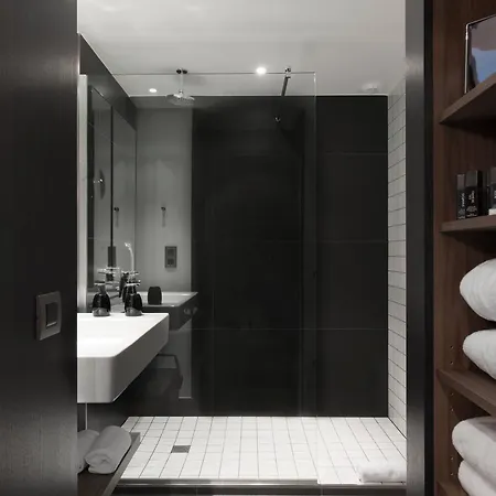 Melia Paris La Defense Hotel 4*