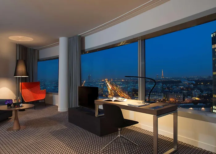 ميليا باريس لا ديفينس 4* كوربوفوا