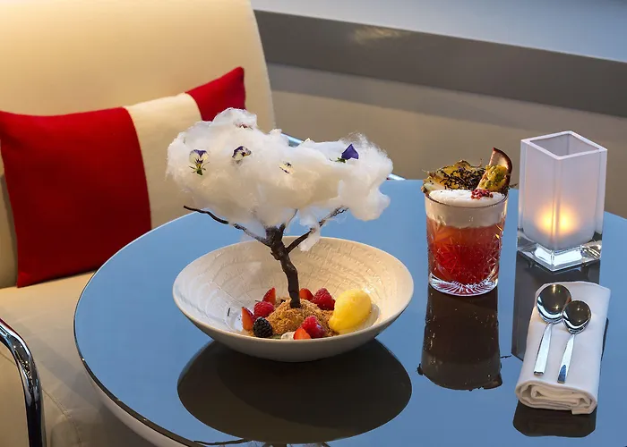 ميليا باريس لا ديفينس 4* كوربوفوا