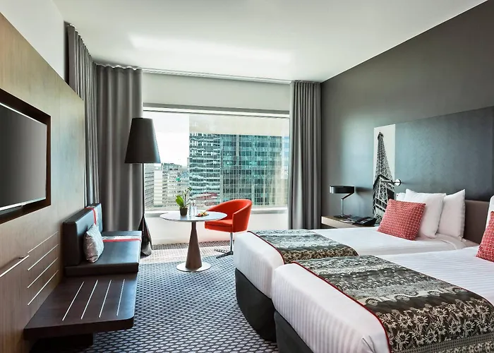 Hotel Melia Paris La Defense 4*