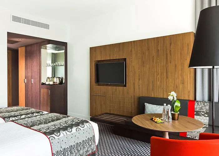 Melia Paris La Defense Hotel 4*