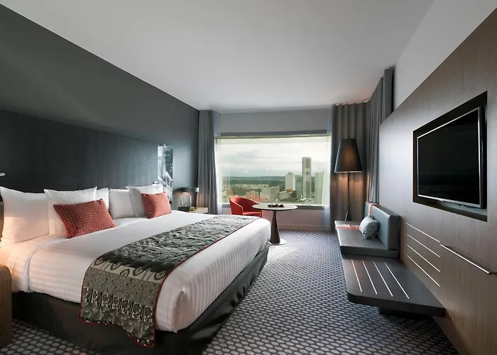 Hotel Melia Paris La Defense 4*