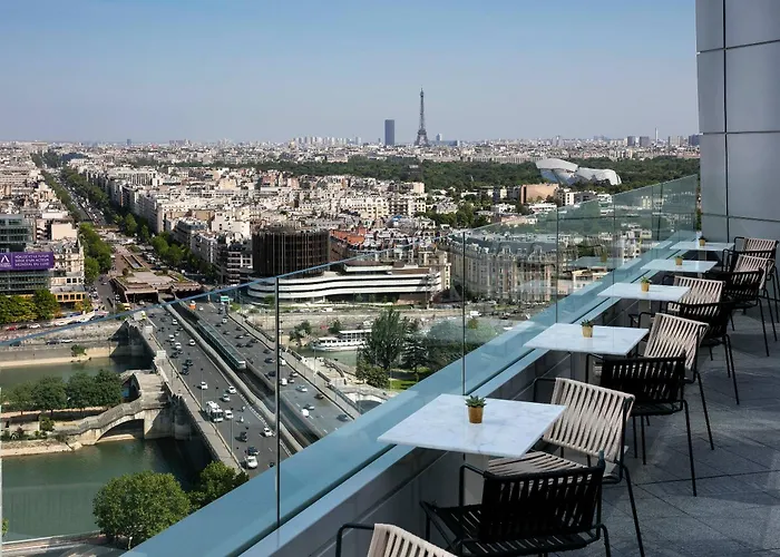 Melia Paris La Defense 4*